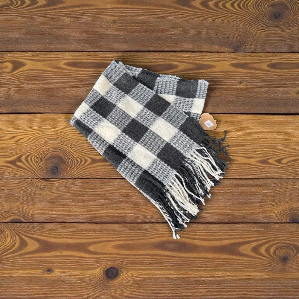 NWT Classic Buffalo Check Plaid Scarf Fringe Winter Warm Soft‎ Cozy Black White